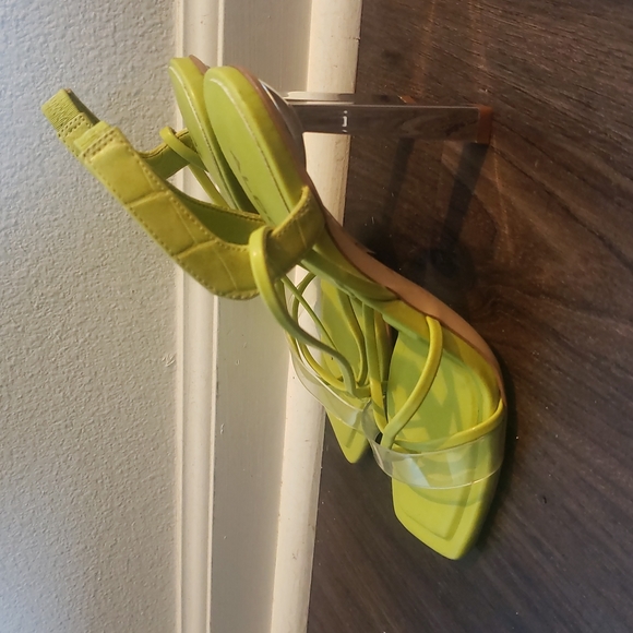 Lime green Aldo heels - Picture 2 of 4
